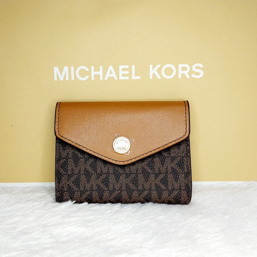 🎀 Michael Kors card wallet